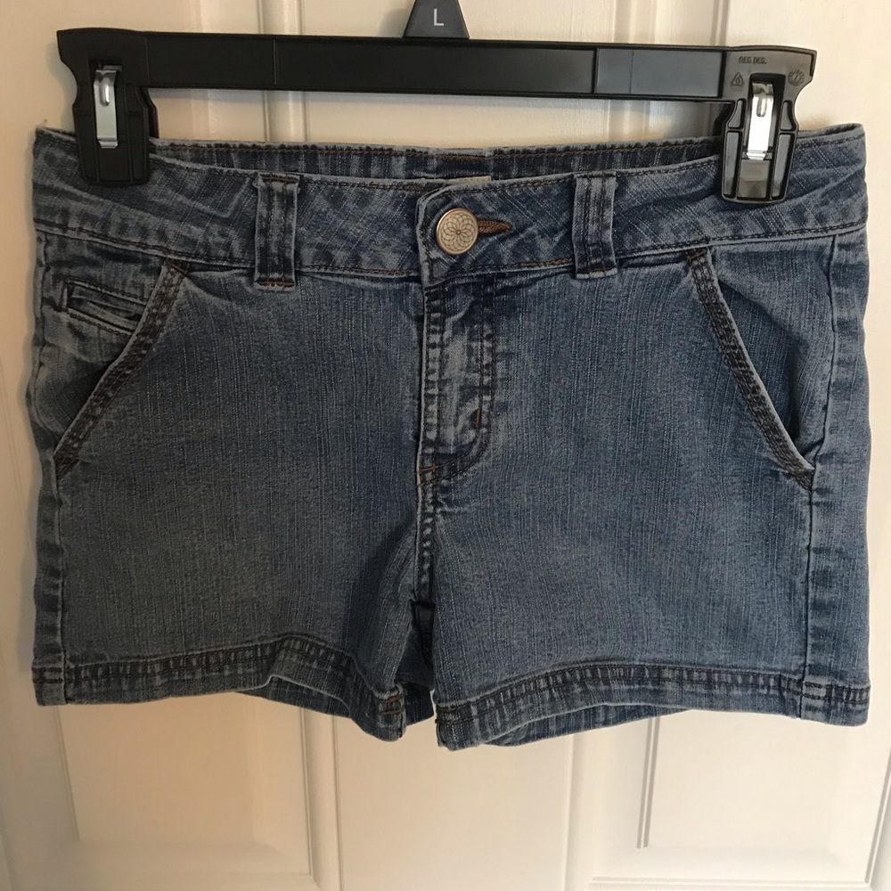 Circo jean shorts